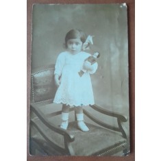 Fotografie tip carte postala, circulata. fetita cu papusa, 1913