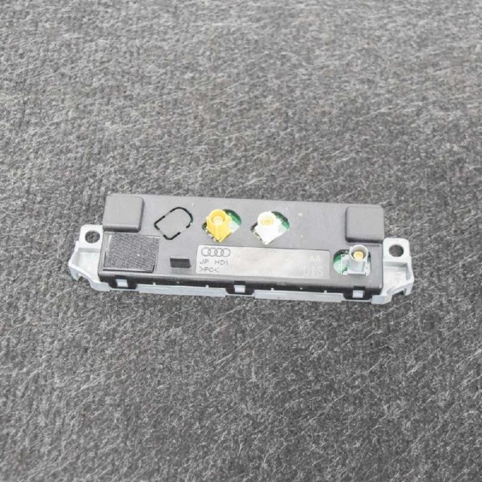 Amplificator de antena AUDI A5 8T3 2011 OEM: 8T0035225AA 4192704
