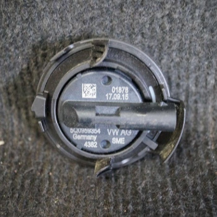 Senzor de impact st&acirc;nga față VW GOLF VII 5G1, BQ1, BE1, BE2 2015 OEM: 5Q0959354 1919082