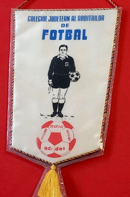 Fanion fotbal-oficial-Colegiul Judetean al Arbitrilor-Fotbal PRAHOVA(25x26 cm) foto