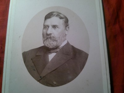 Fotografie pe carton Carlsbad Foto B.Wagner cca 1928 , cu steme Imp. Austro-Ungar - Barbat cu papion foto