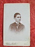 Fotografie tip CDV, baiat la costum, inceput de secol XX