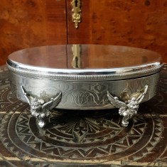 BOMBONIERA-CASETA DIN METAL ARGINTAT-ATELIER FRANCEZ ANII 30 foto