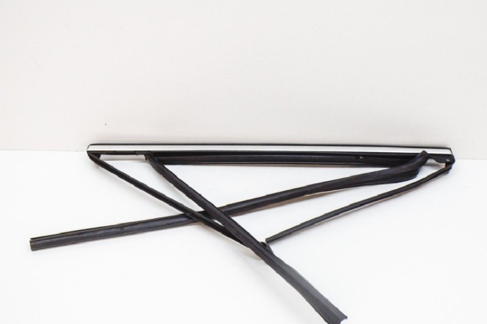 Bandou superior ușă dreapta spate VOLVO XC90 II 2016 OEM: 31841450 11440170