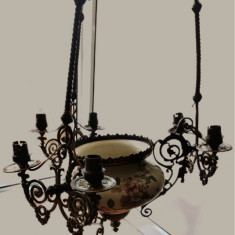 Spectaculos lampadar antic din porțelan pictat integral manual și bronz