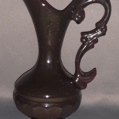 Carafa in stil baroc, ceramica vintage cu glazura mahon sidefat