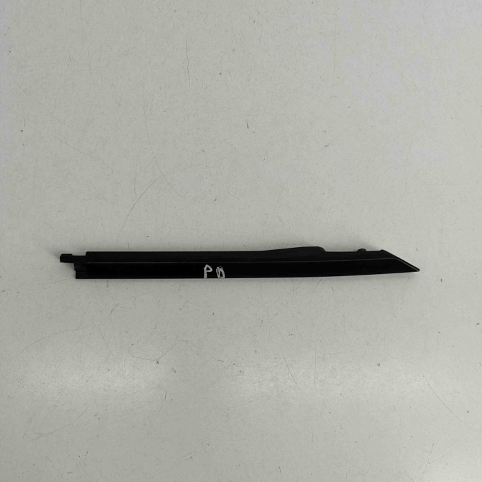 Chedar geam ușă dreapta față LAND ROVER RANGE ROVER VELAR L560 2018 OEM: J8A2-21446-AC