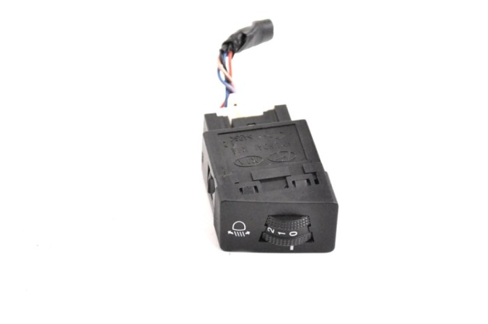 Comutator HYUNDAI ix35 LM, EL, ELH 2015 OEM: 93760-2SBB09P 13935330