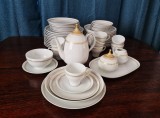 Serviciu de Masa si Cafea Ceai Hutschenreuther &quot;Poesie&quot; portelan anii &#039;60 Germania 53 piese elegant