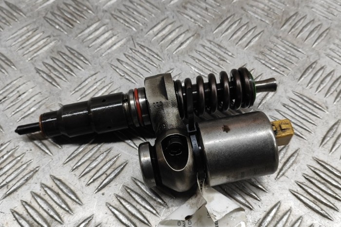 Injector de combustibil LAND ROVER DEFENDER L315 1998 OEM: BEBE2A01001,MSC000030 28075310