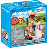 MEDIC CU MASINA DE ECHILIBRU, Playmobil