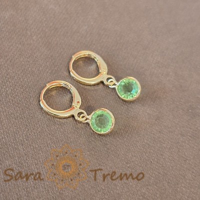 Cercei finuti cu prindere confortabila si cristal zirconia verde proaspat foto