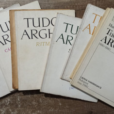 Lot 9 volume de poezie Tudor Arghezi