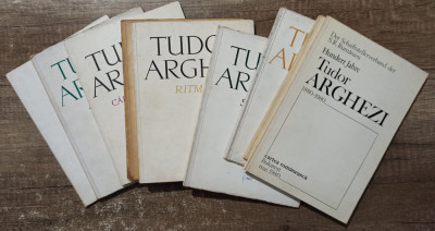 Lot 9 volume de poezie Tudor Arghezi foto