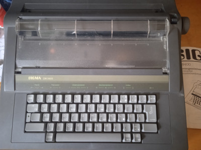 Masina de scris electrica de productie germana Sigma SM 8400 foto