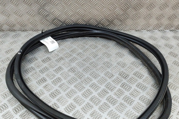Garnitura ușă dreapta spate CITRO&Euml;N C5 AIRCROSS 2020 OEM: 9816902580 | 27503860