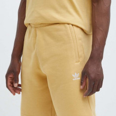 adidas Originals pantaloni scurți barbati, culoarea galben, IR7815