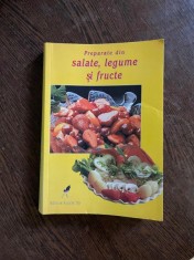 Preparate din salate, legume si fructe foto