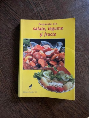 Preparate din salate, legume si fructe foto