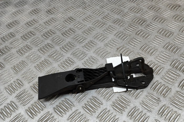 Zăvor de siguranță capota AUDI A6 4G2, C7, 4GC 2015 OEM: 4G0823480 27477225