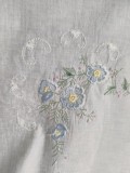 Față de masă cu broderie model floral, Multicolor
