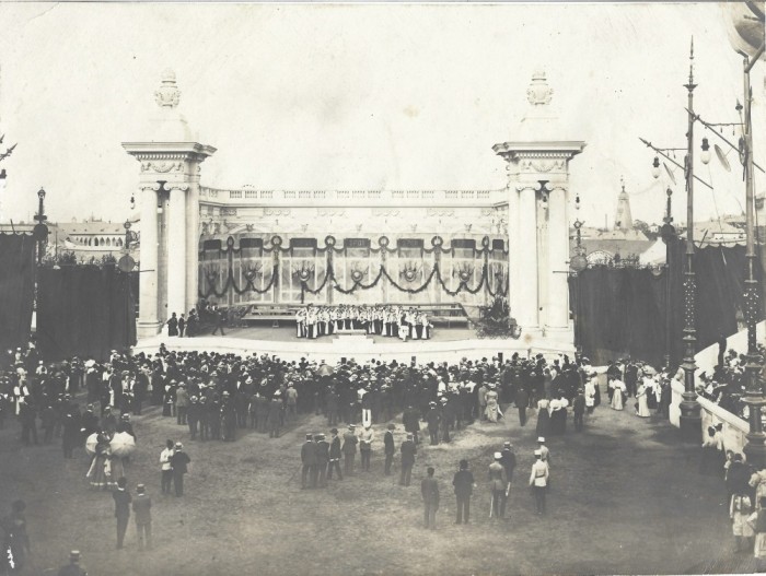 A3136N Cor al rom&acirc;nilor ardeleni pe scena Arenelor Romane la Expoziția Națională din 1906 de la București