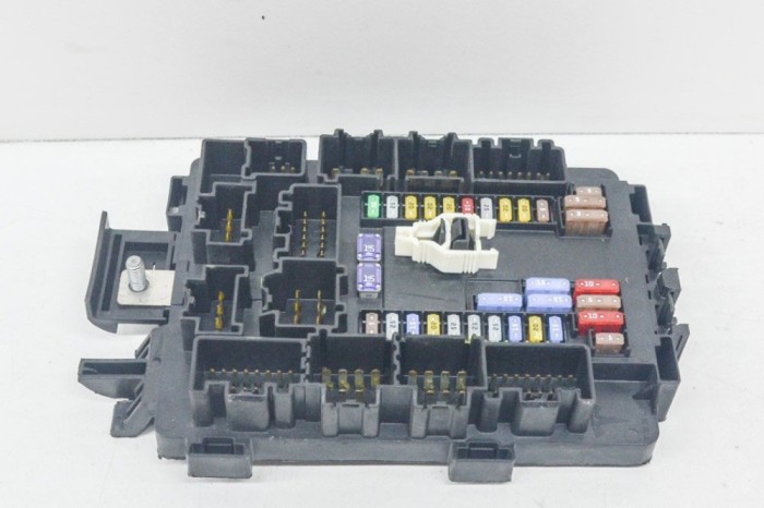 Modul panou de siguranțe TESLA MODEL S 2017 12106242