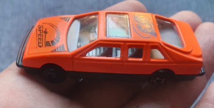 Macheta masina curse raliu rosie. 7x3 cm