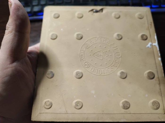 Faianta vintage pictata manual