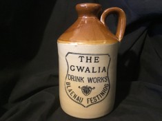 Design / Colectie - Sticla din ceramica The Gwalia drink works Blaenau Festiniog