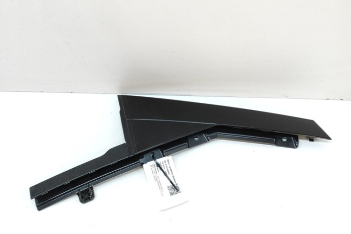 Ornament vertical ușă dreapta spate VW TOUAREG CR7 2023 OEM: 760839904B 30768543