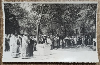 Slujba religioasa in aer liber, Romania interbelica// foto tip CP foto