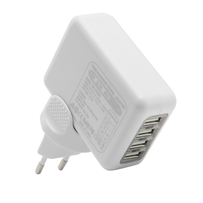 Adaptor universal pentru calatorii cu soclu 4 USB