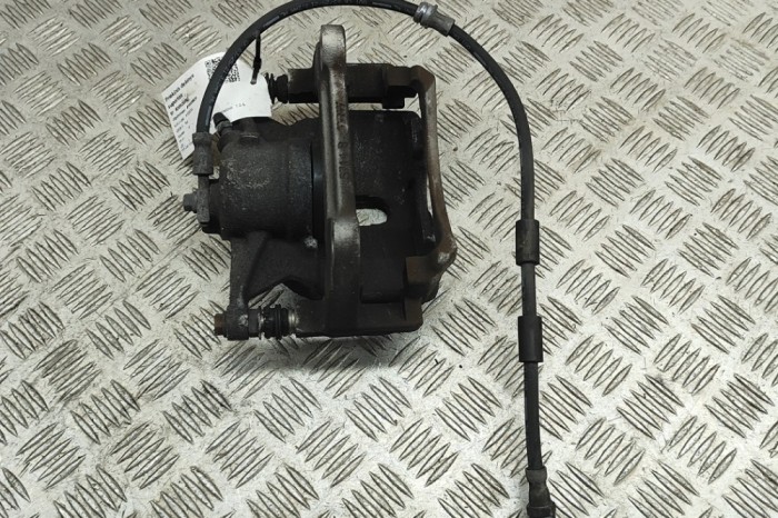 Etrier de fr&acirc;nă dreapta față AUDI Q3 F3 2021 OEM: 8V0615124D 30826060