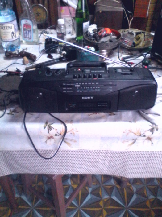 Radio Casetofon Sony Model CFS-244 S