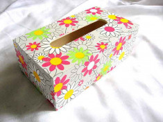 Model flori stilizate colorate si mai putin colorate cutie servetele hartie 28758 foto