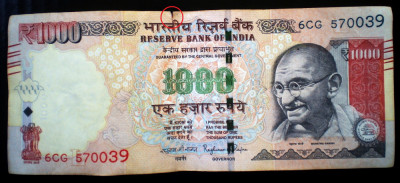 374 INDIA 1000 RUPII RUPEES 2016 SR. 039 foto