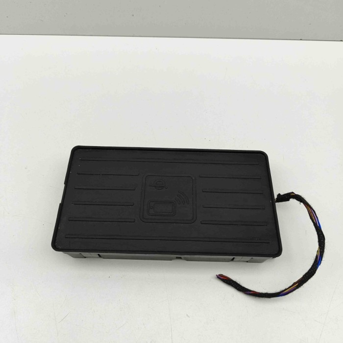 Stație de &icirc;ncărcare wireless AUDI TT FV3 2020 OEM: 81A035502,4774A-18300,RK7183-00