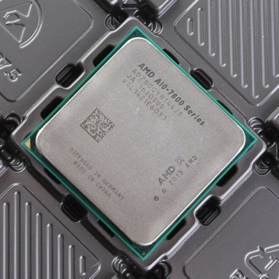 Procesor AMD A10-7800 socket FM2+ 3.5-3.9 GHz AD7800YBI44JA foto