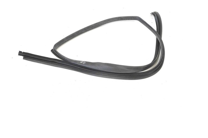 Garnitura ușă dreapta spate SUZUKI GRAND VITARA II JT, TE, TD 2009