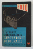 EVITAREA GRESELILOR IN LABORATORUL FOTOGRAFIC de SYLVIU COMANESCU , 1963