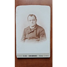 Fotografie pe carton, barbat, perioada interbelica