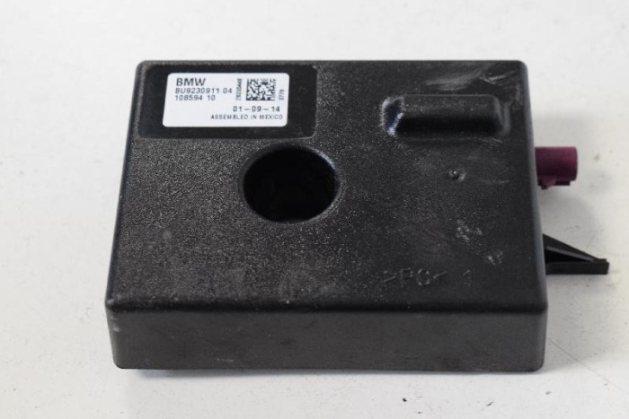 Amplificator de antena BMW i8 I12 2014 OEM: 9230911 | 10529356