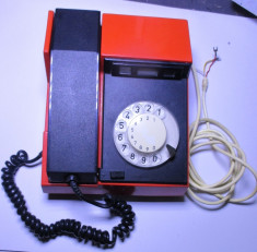 un telefon romanesc cu disc anii din 70 foarte rar de colectie model mai rar foto