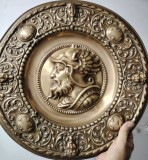 Superb basorelief,tablou din alama masiva bătut manual ,piesa cu o lucrătură de o foarte mare finețe