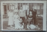 Fotografie de familie, in fata casei, Romania 1900 - 1950, Portrete