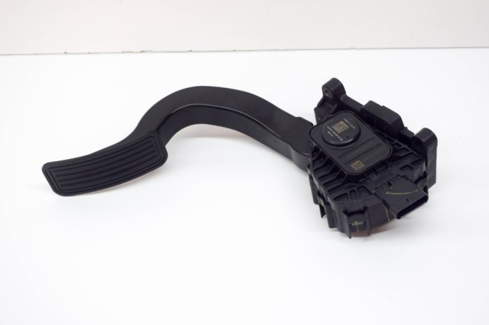 Pedala de accelerație TESLA MODEL 3 2020 OEM: f2010A-0207AB-1010918,1011298 14951110