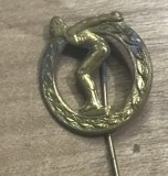 Insigna ambutisata RPR Insigna Sportiva Veche Inot / Sarituri in Apa, Alama cca. 1950 / Vintage Romanian Bronze Swimming Sports Badge Pin