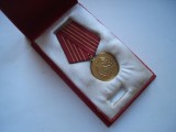 Medalia 40 ani de la Infiintarea Partidului Comunist din Romania 1921-1961, la cutie, fara bareta