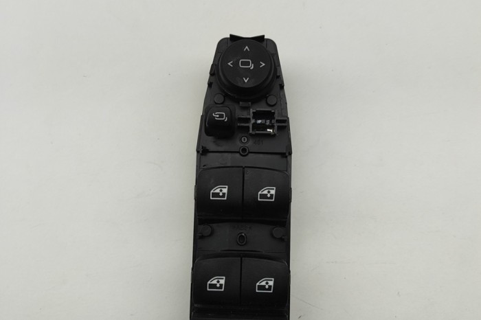 Buton geam ușă dreapta față BMW 3 G20, G28 2024 OEM: 6832728 30740342